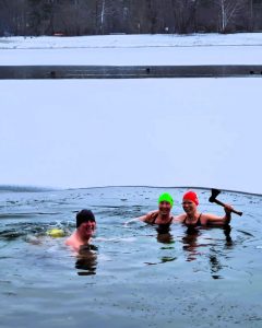 Winterschwimmen Kuhsee Augsburg